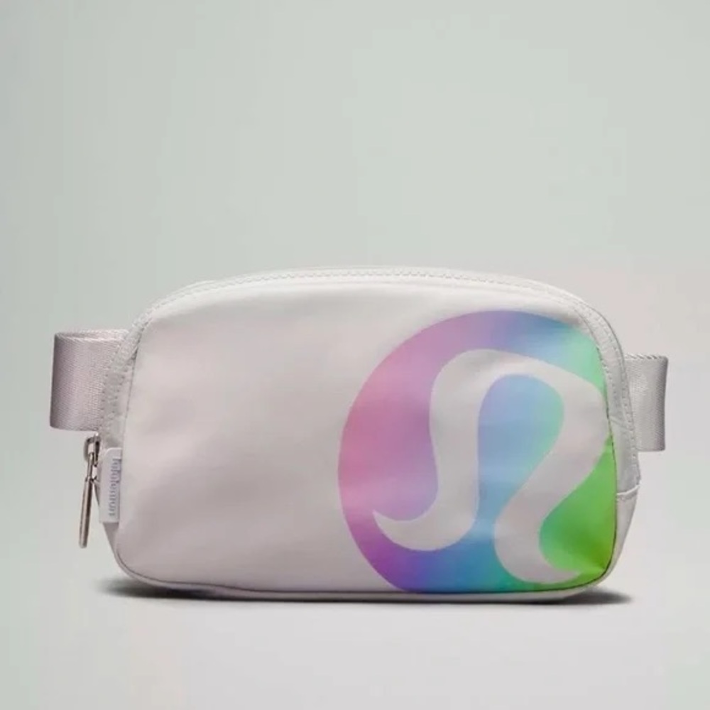 Everyday Belt Bag in Vapor/Persian Violet